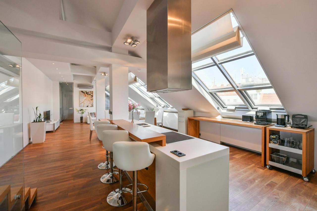 Luxury Central Penthouse With Sauna, Terrace, 250M2, 5Bdrm, 3Bthrm Prague Extérieur photo
