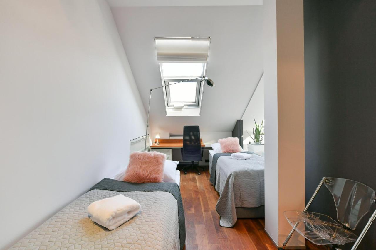 Luxury Central Penthouse With Sauna, Terrace, 250M2, 5Bdrm, 3Bthrm Prague Extérieur photo