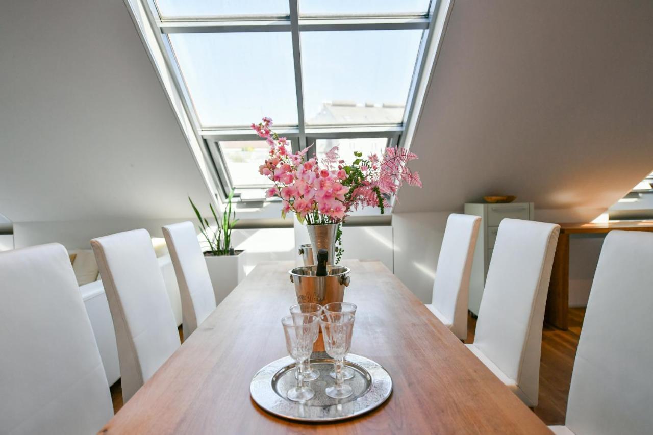 Luxury Central Penthouse With Sauna, Terrace, 250M2, 5Bdrm, 3Bthrm Prague Extérieur photo