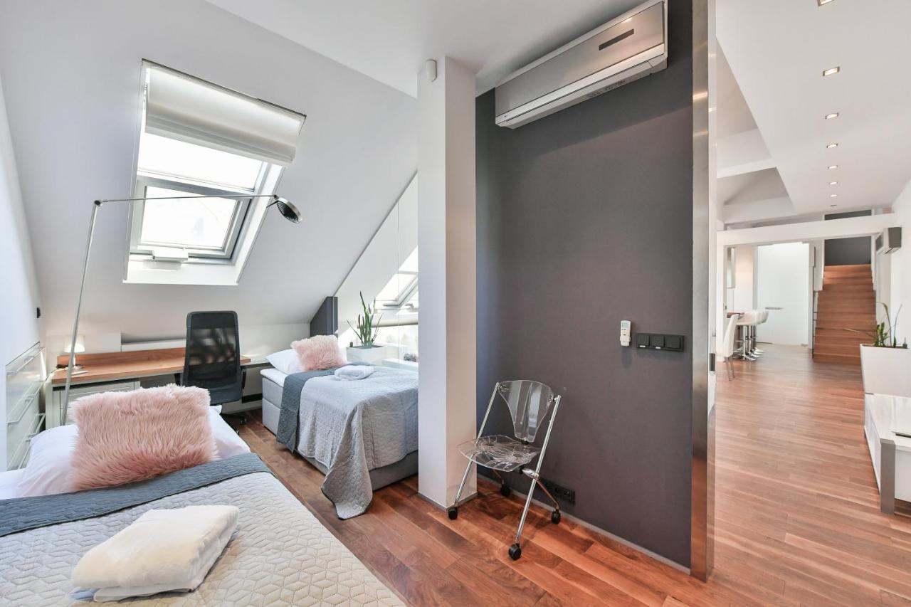 Luxury Central Penthouse With Sauna, Terrace, 250M2, 5Bdrm, 3Bthrm Prague Extérieur photo
