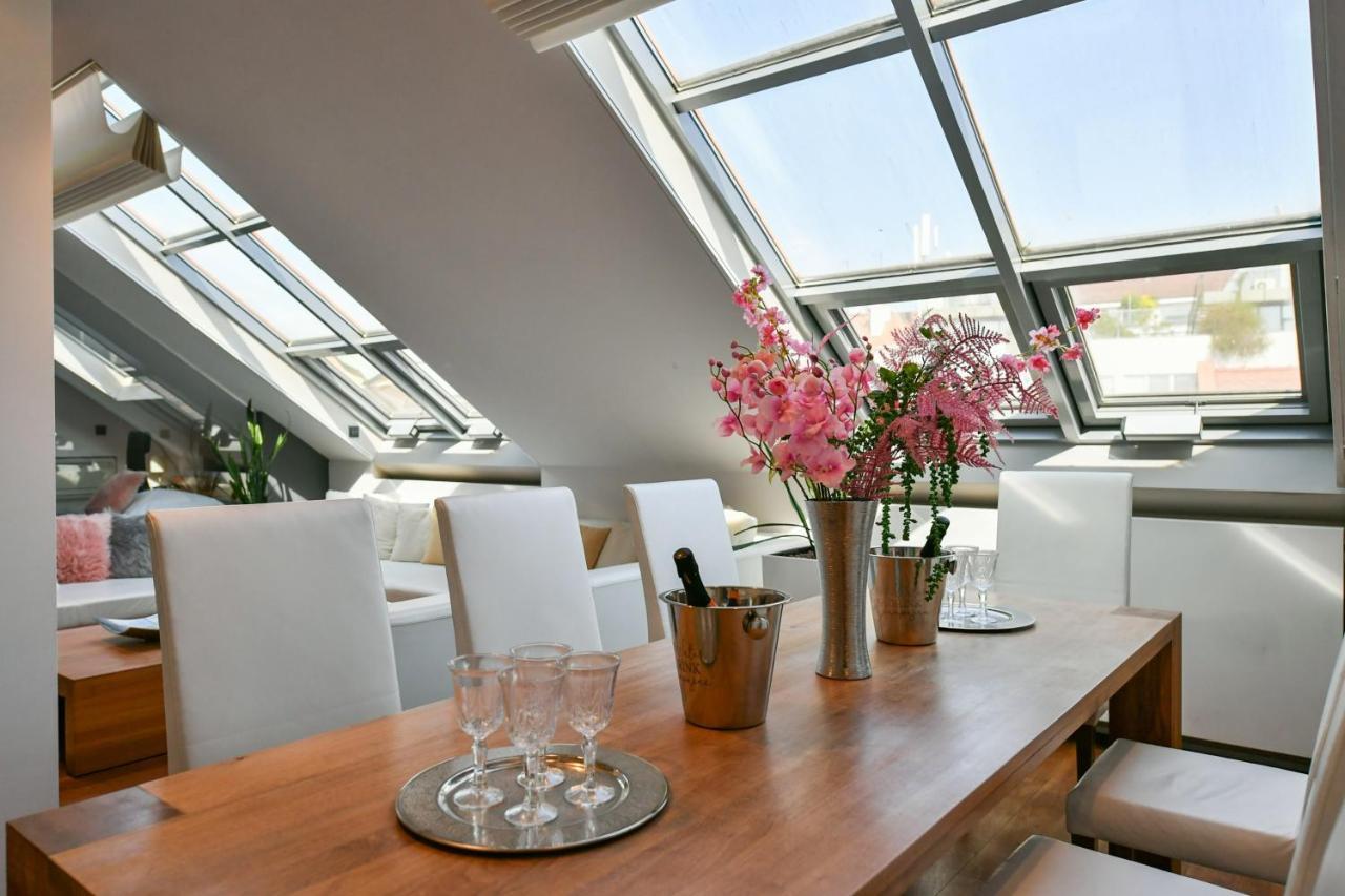 Luxury Central Penthouse With Sauna, Terrace, 250M2, 5Bdrm, 3Bthrm Prague Extérieur photo