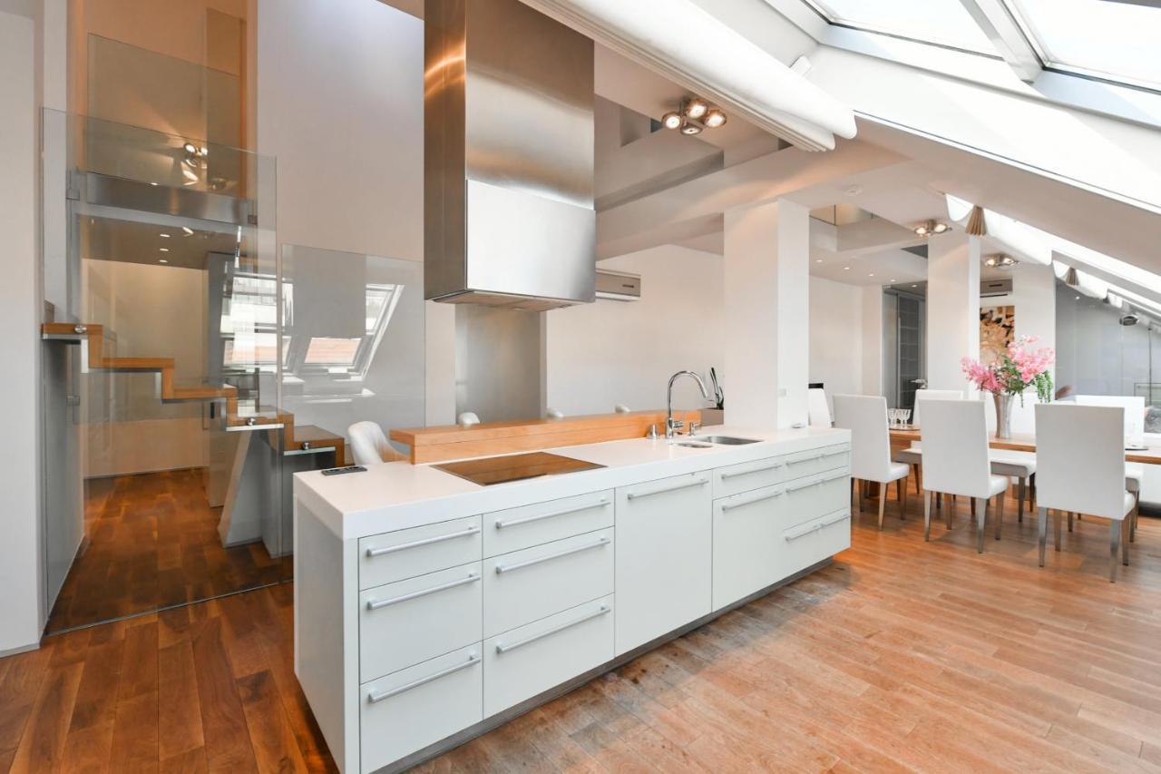 Luxury Central Penthouse With Sauna, Terrace, 250M2, 5Bdrm, 3Bthrm Prague Extérieur photo
