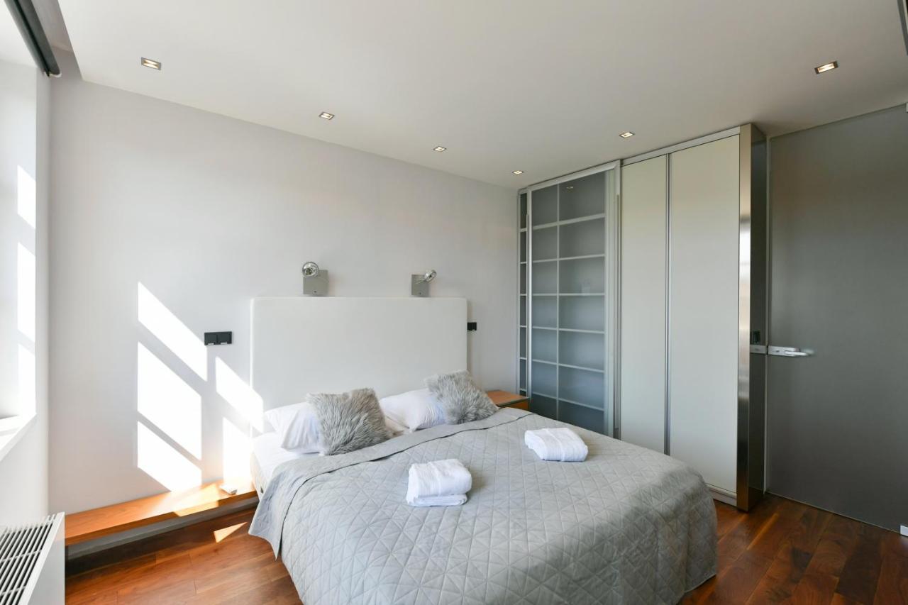 Luxury Central Penthouse With Sauna, Terrace, 250M2, 5Bdrm, 3Bthrm Prague Extérieur photo