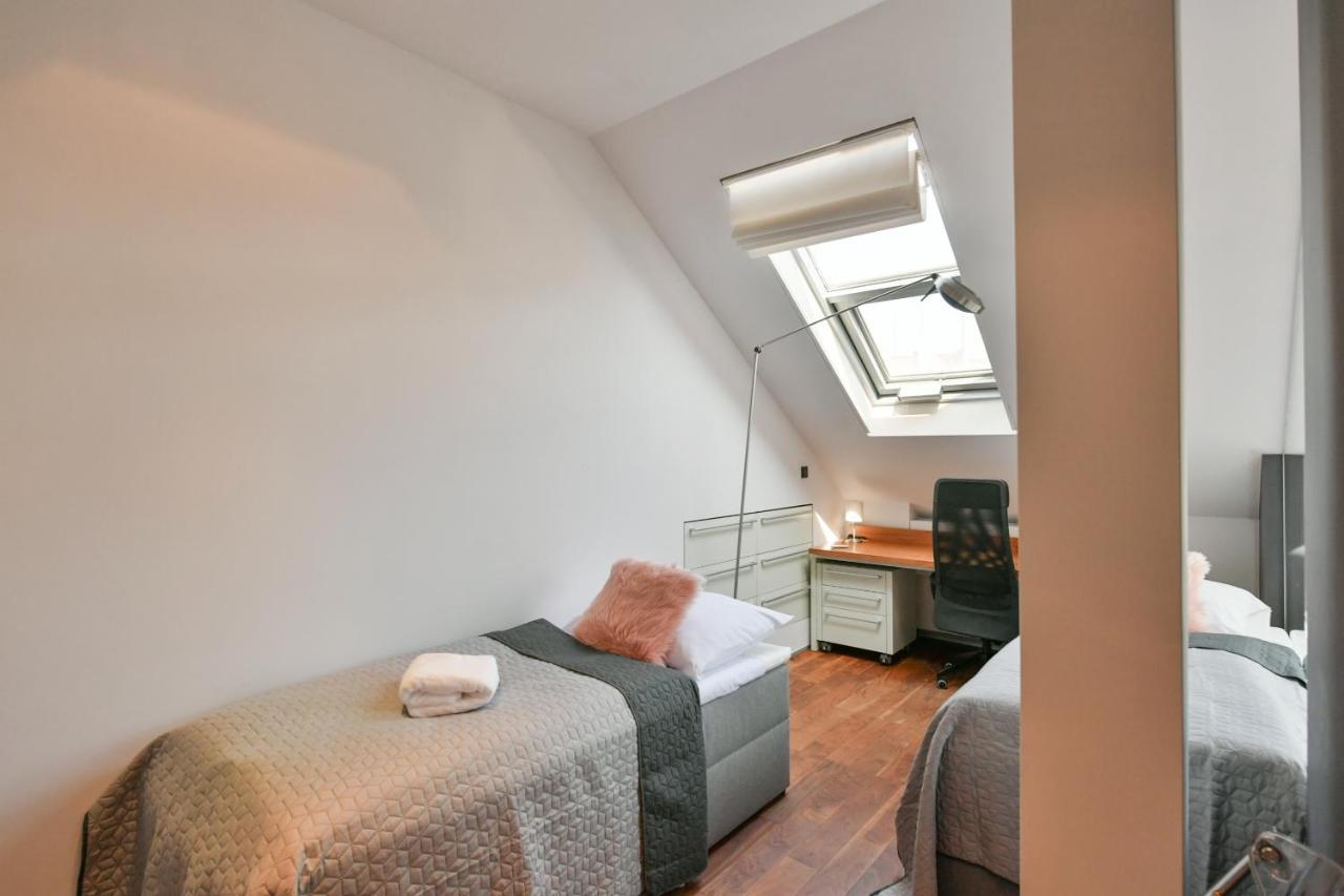 Luxury Central Penthouse With Sauna, Terrace, 250M2, 5Bdrm, 3Bthrm Prague Extérieur photo